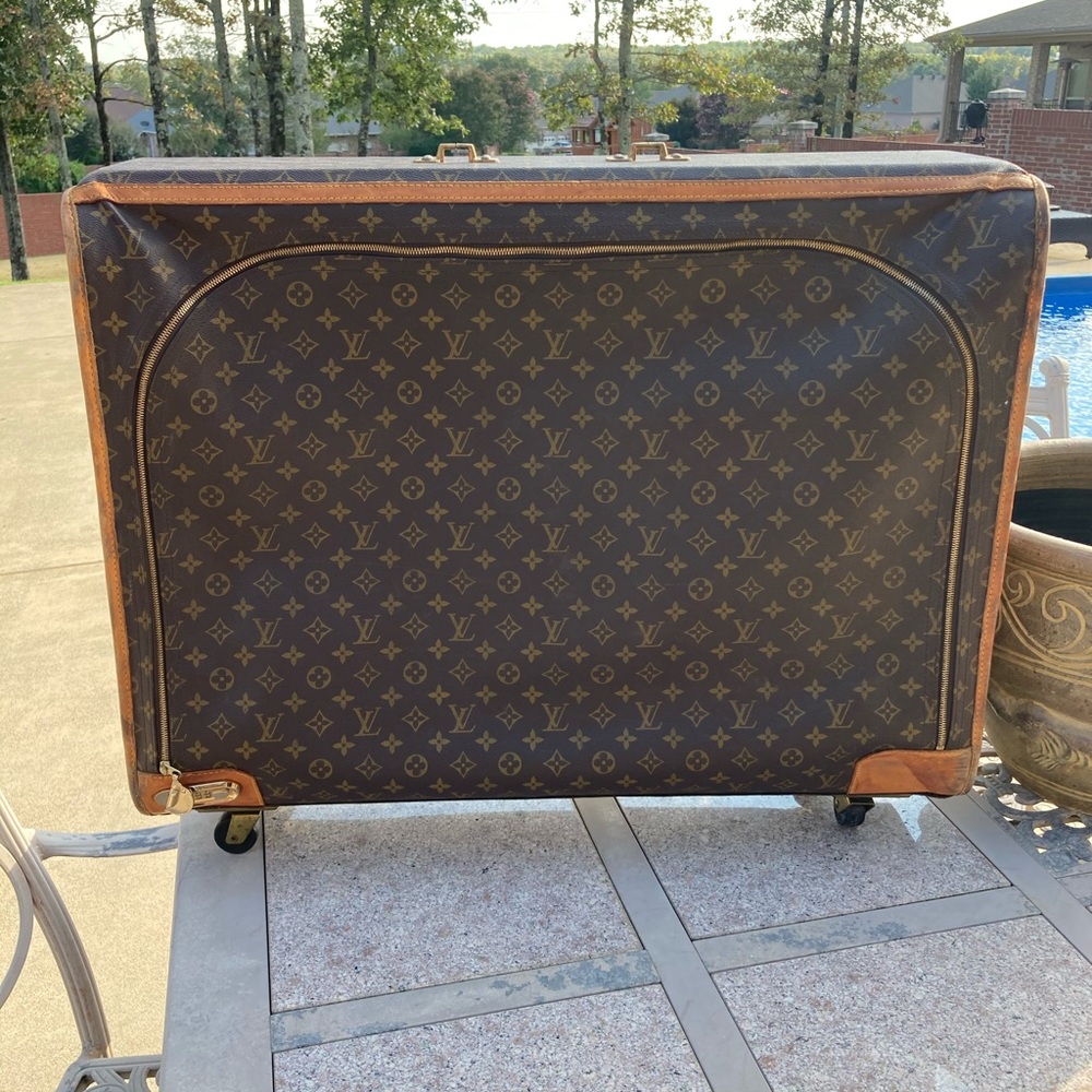 Louis Vuitton Pullman Large Suitcase